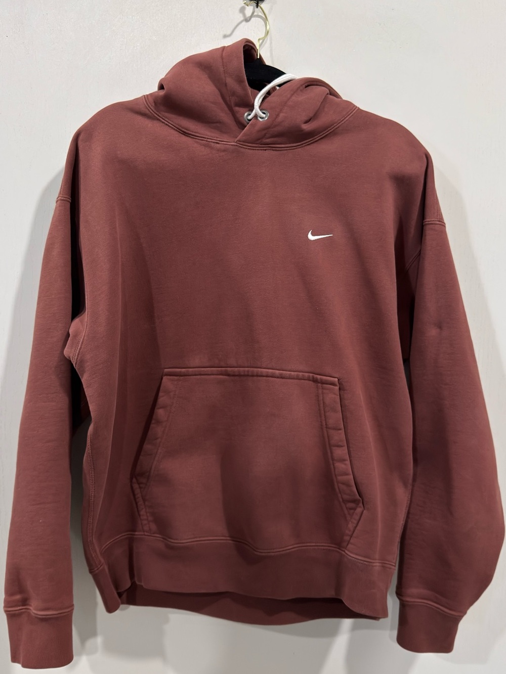 Nike Men’s Pullover Hoodie Size M Rust Brown Swoosh Fleece Sweatshirt